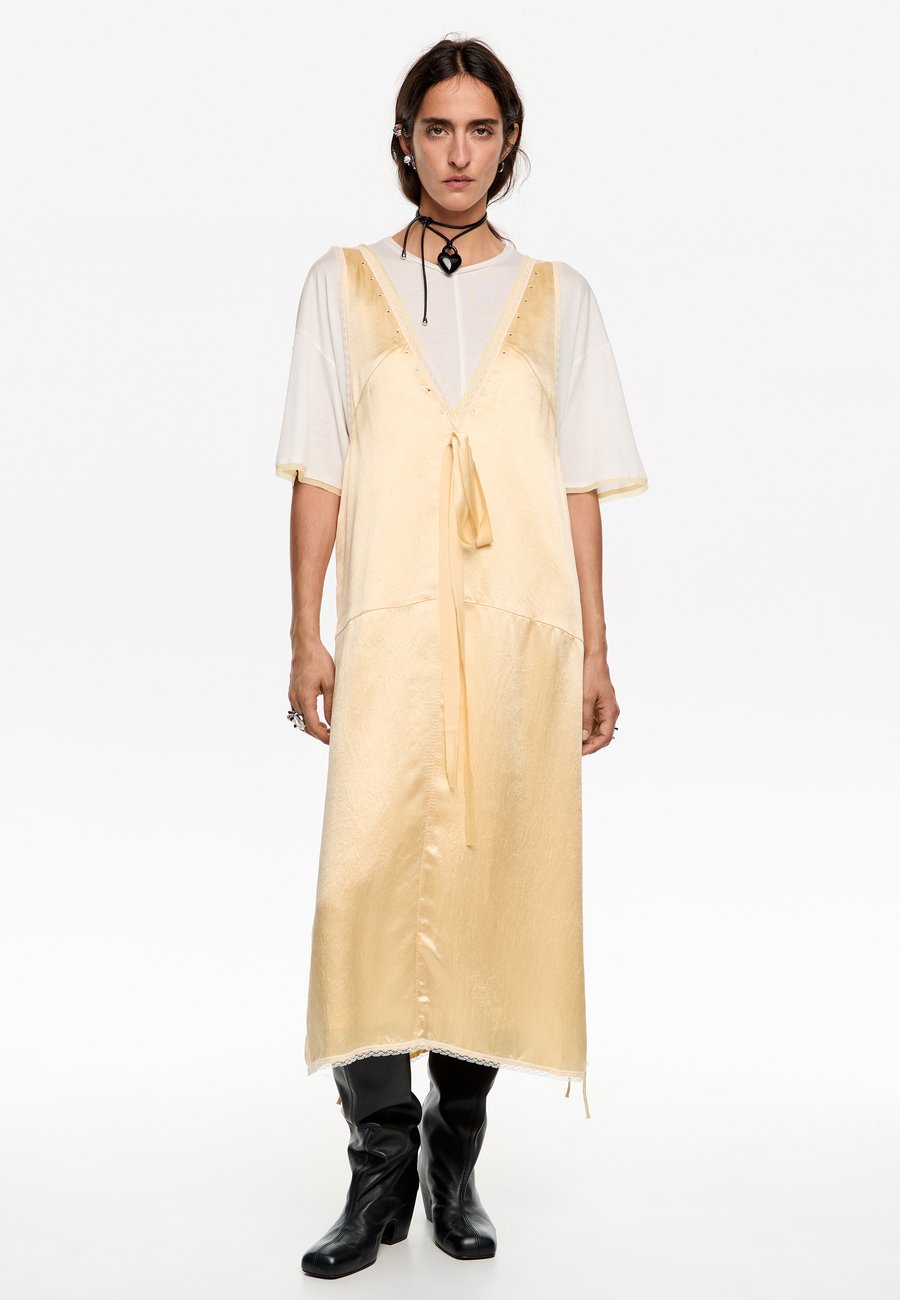 Платье Bimba Y Lola Day dress, Mantequilla/Beige
Платье Bimba Y Lola Day dress, Mantequilla/Beige