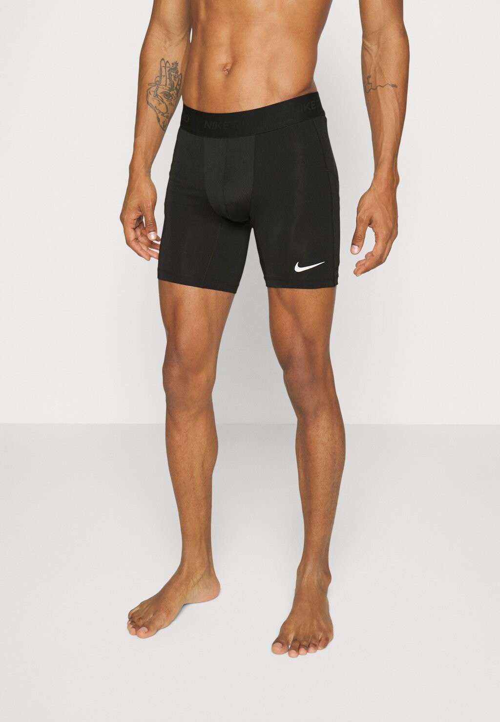 Тайтсы Nike, цвет Black/White
Тайтсы Nike, цвет Black/White