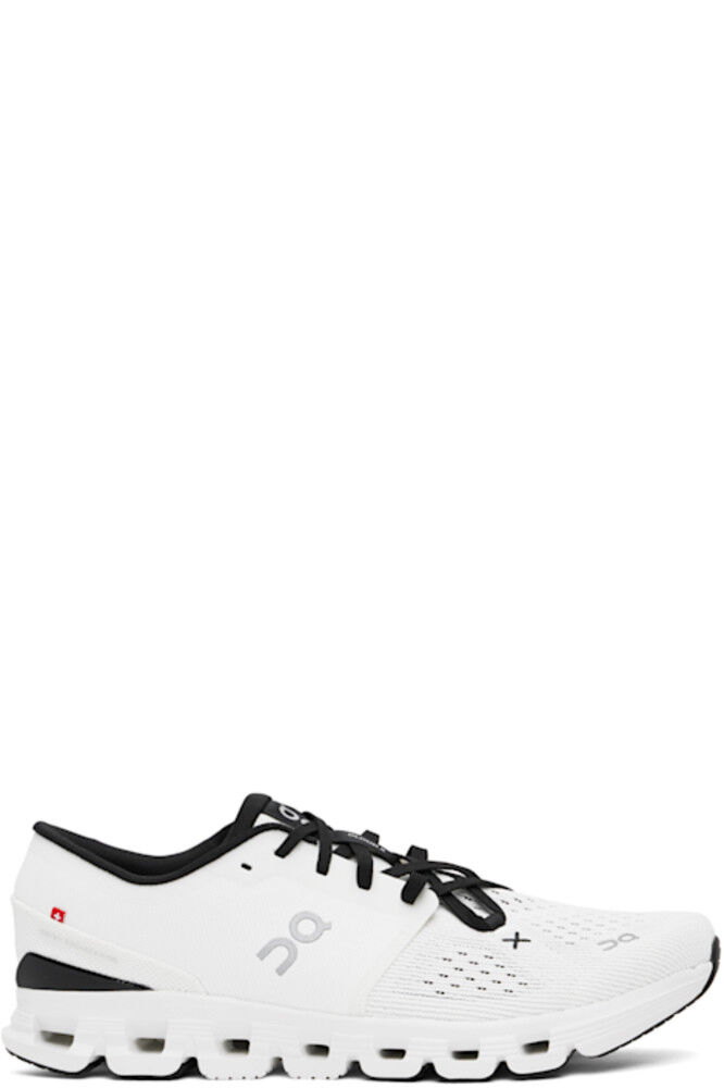 Белые кроссовки Cloud X 4 On
Белые кроссовки Cloud X 4 On