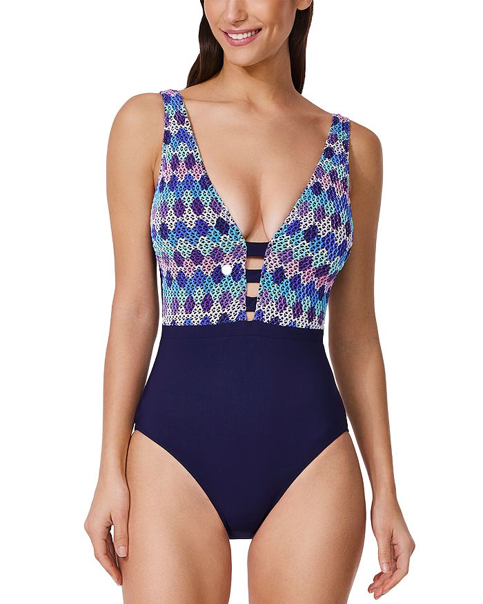 Ретро купальник-монокини Riviera с глубоким V-образным вырезом и завязками на шее Profile by Gottex, синий
Ретро купальник-монокини Riviera с глубоким V-образным вырезом и завязками на шее Profile by Gottex, синий