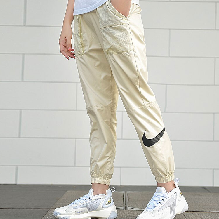 Трикотажные спортивные штаны женские серые Nike
Трикотажные спортивные штаны женские серые Nike