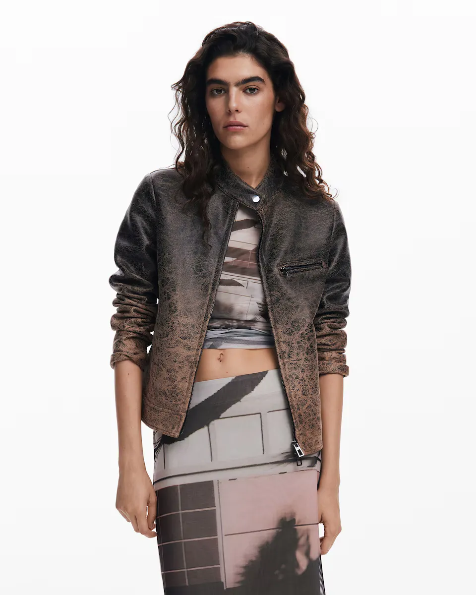 Женская байкерская куртка с эффектом градиентной кожи Desigual, коричневый
Женская байкерская куртка с эффектом градиентной кожи Desigual, коричневый