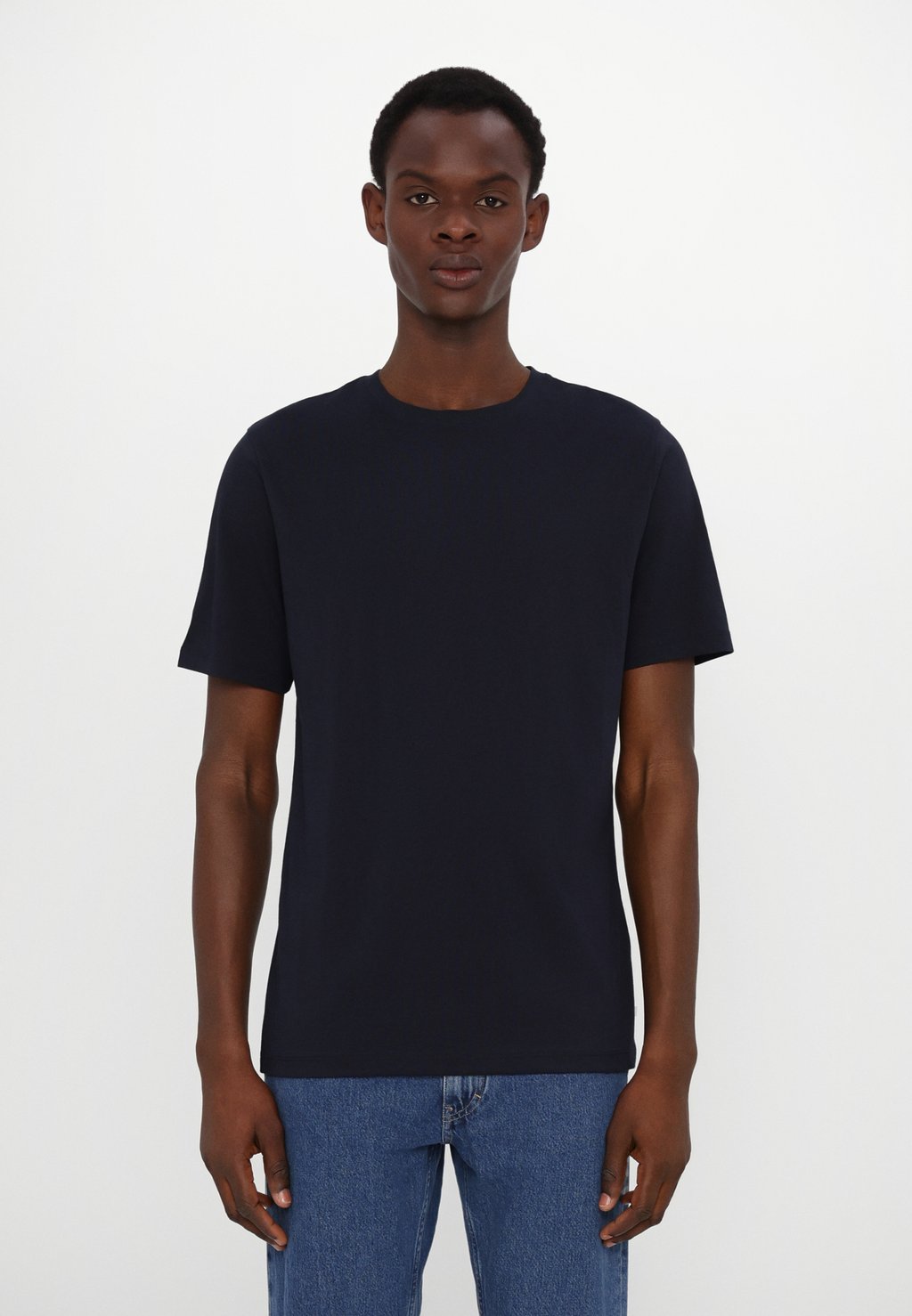 Базовая футболка BASIC CLOSED, темно-синий
Базовая футболка BASIC CLOSED, темно-синий