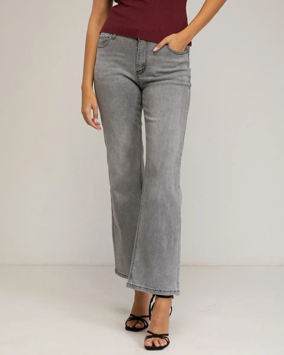 Женские прямые джинсы, базовая модель с высоким поясом и эффектом push-up Tantra, серый
Женские прямые джинсы, базовая модель с высоким поясом и эффектом push-up Tantra, серый