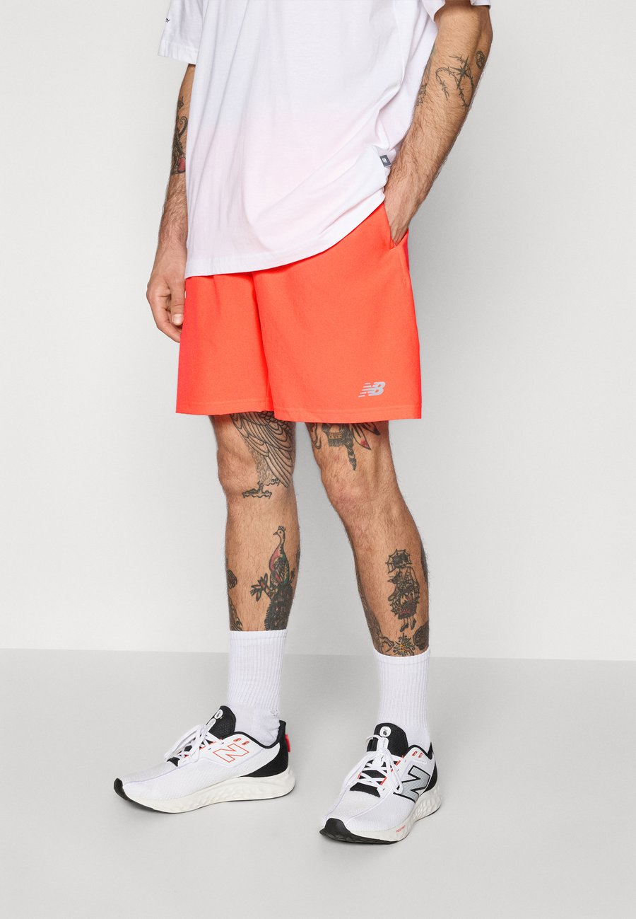 Спортивные шорты New Balance ESSENTIALS , Urgent Red /Red
Спортивные шорты New Balance ESSENTIALS , Urgent Red /Red
