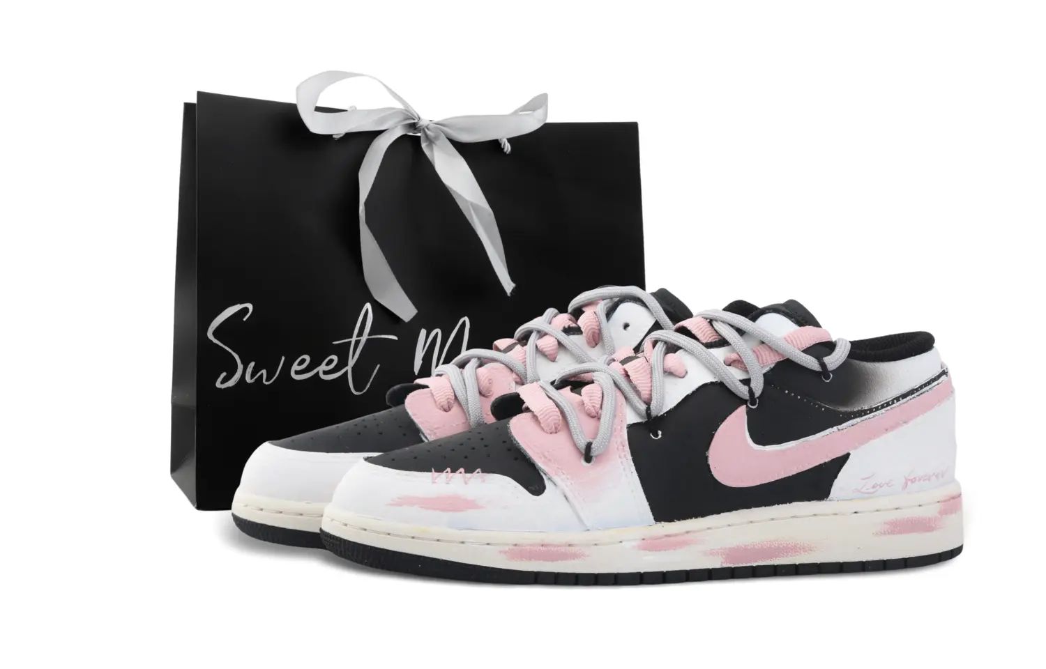 Детские баскетбольные кроссовки Air 1 для младших школьников Jordan, розовый черный (special shopping bag)
Детские баскетбольные кроссовки Air 1 для младших школьников Jordan, розовый черный (special shopping bag)