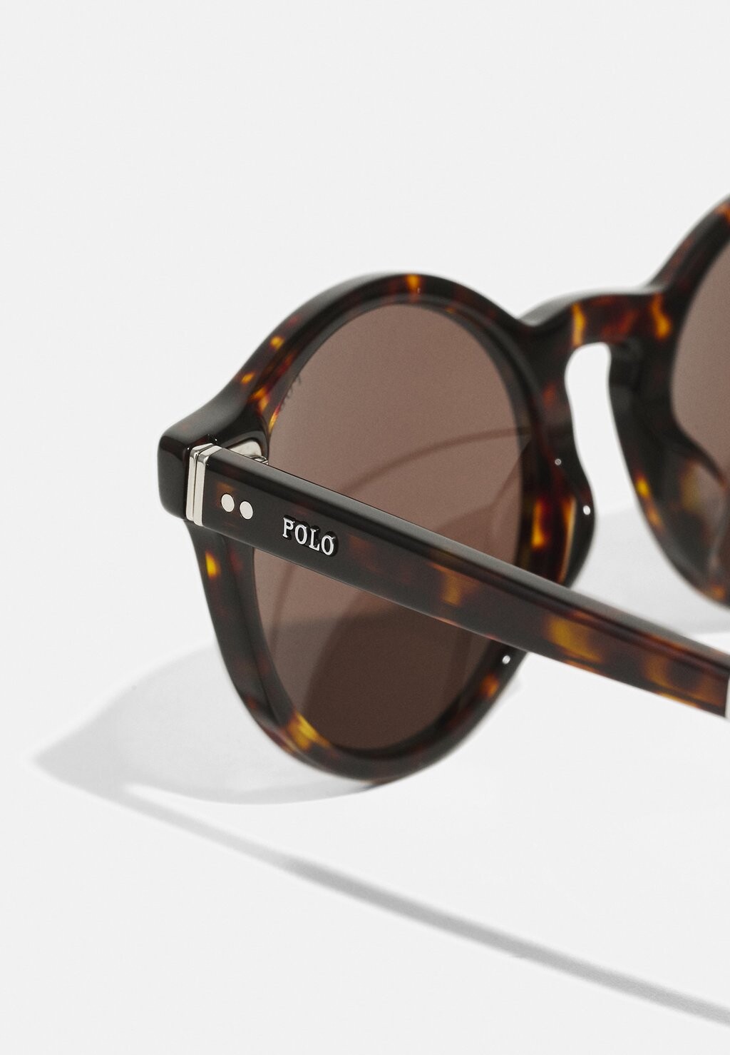 Солнцезащитные очки Polo Ralph Lauren, темно-коричневый
Солнцезащитные очки Polo Ralph Lauren, темно-коричневый