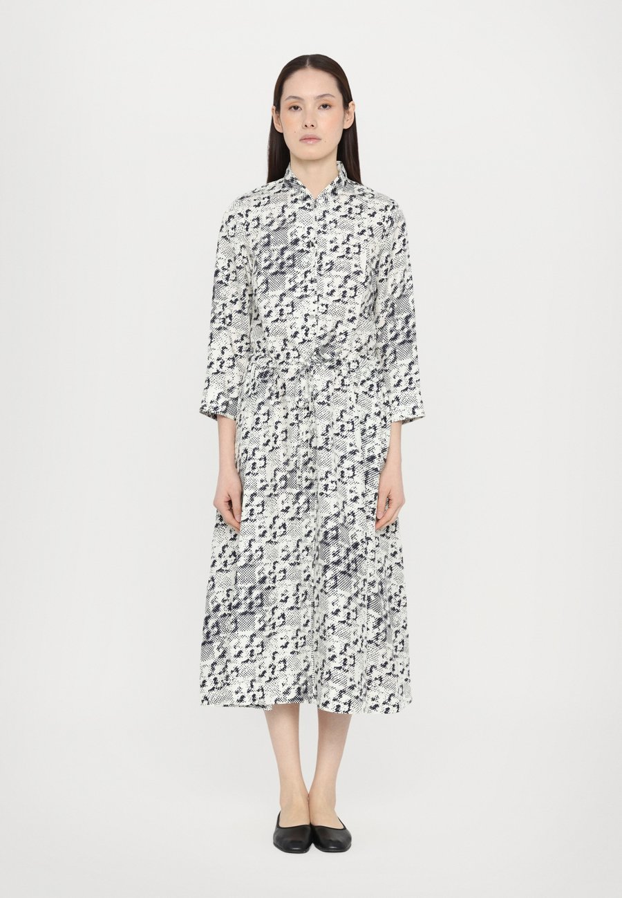 Платье Tory Burch PRINTED DRESS, New Ivory/Black
Платье Tory Burch PRINTED DRESS, New Ivory/Black