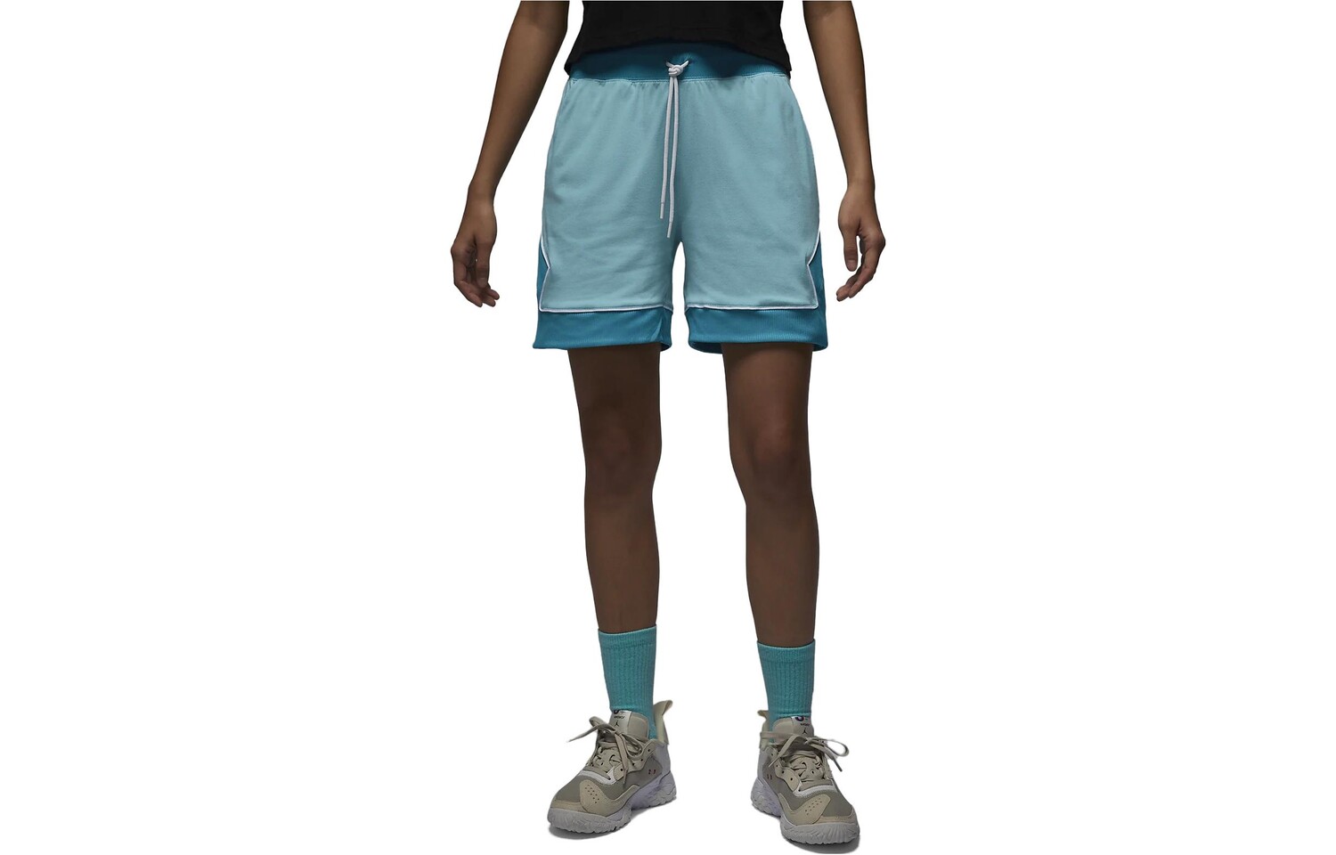 Повседневные шорты женские светло-голубые Jordan
Повседневные шорты женские светло-голубые Jordan