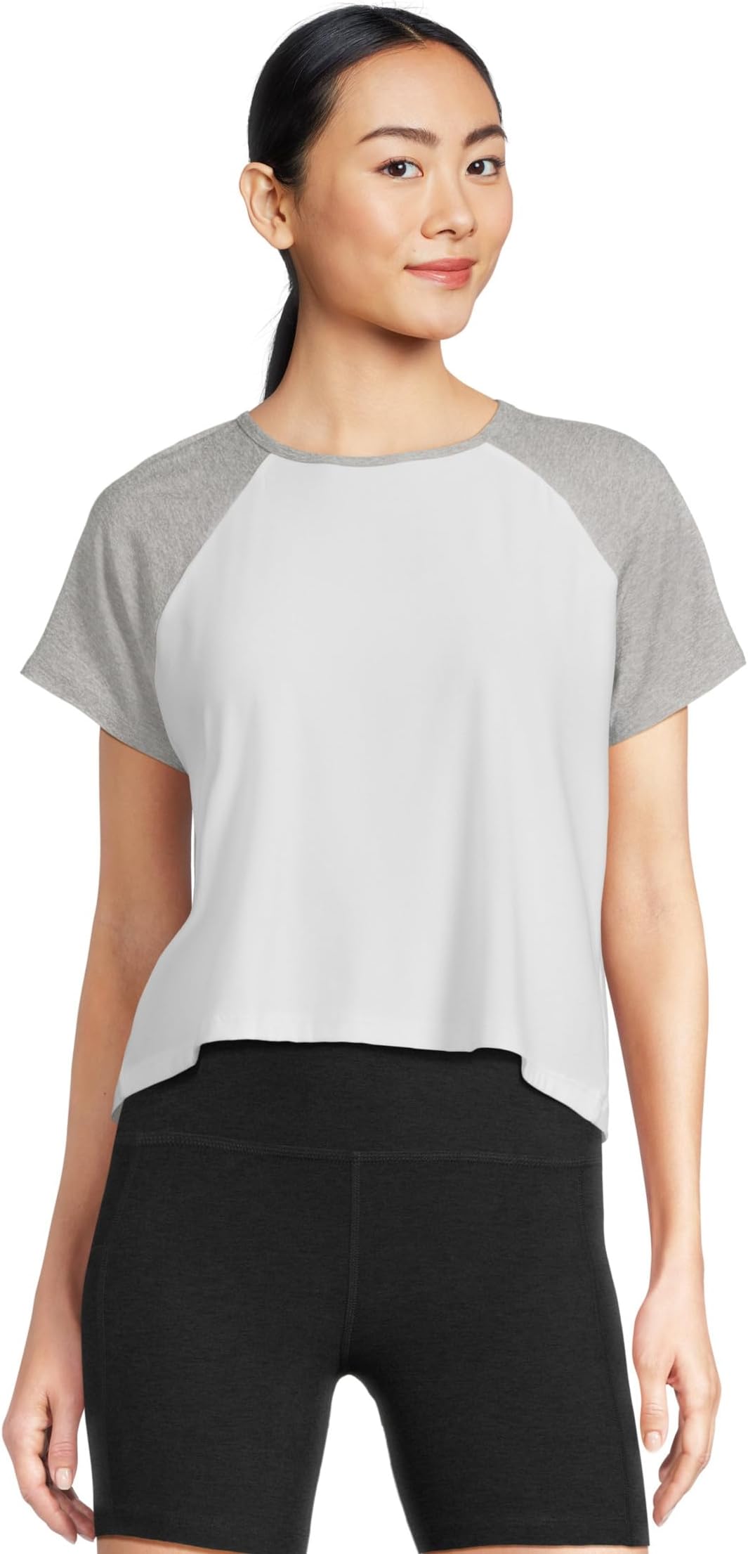 Женская легкая футболка с цветными блоками Beyond Yoga, Cloud White/Silver Mist
Женская легкая футболка с цветными блоками Beyond Yoga, Cloud White/Silver Mist