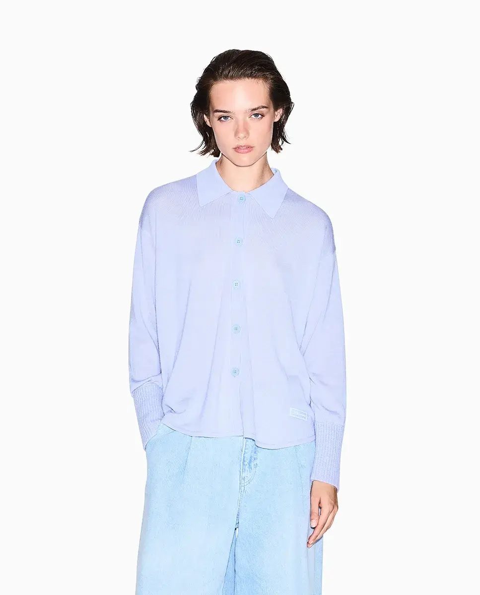 Женский кардиган с воротником-поло с деталями из шерсти альпака, коллекция Cozy Lab Armani Exchange, светло-голубой
Женский кардиган с воротником-поло с деталями из шерсти альпака, коллекция Cozy Lab Armani Exchange, светло-голубой