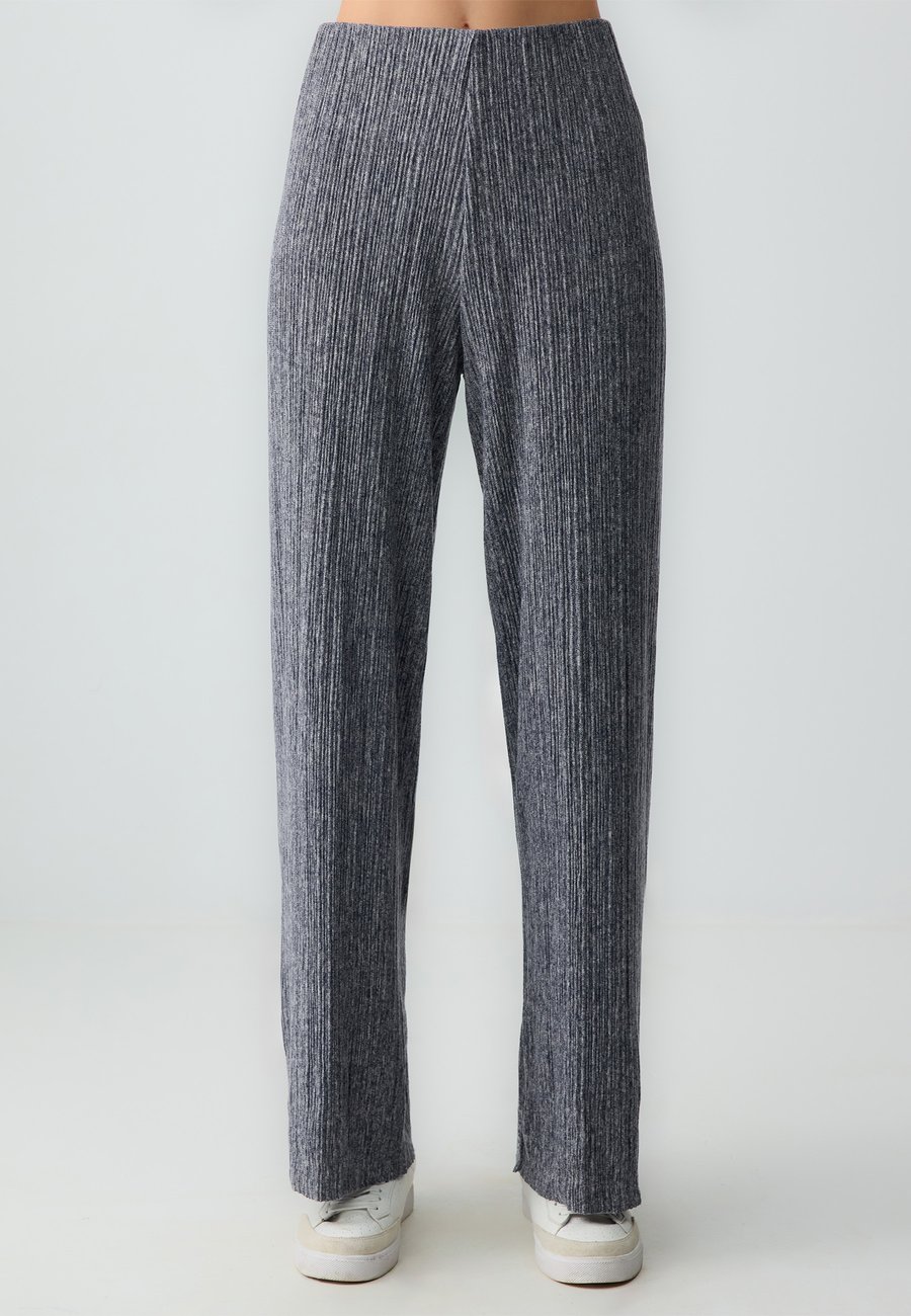 Брюки Jimmy Key HIGH WAIST LINE PATTERNED WIDE LEG, Dark Blue
Брюки Jimmy Key HIGH WAIST LINE PATTERNED WIDE LEG, Dark Blue