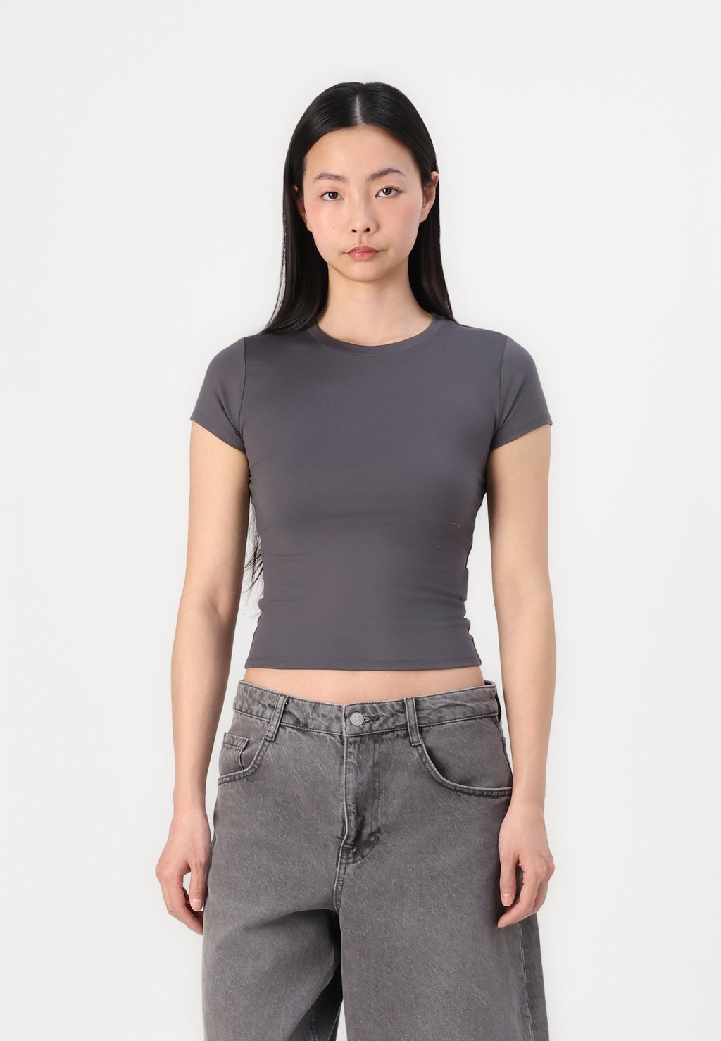 Базовая футболка FLAT CREW Hollister Co., темно-серый 
Базовая футболка FLAT CREW Hollister Co., темно-серый