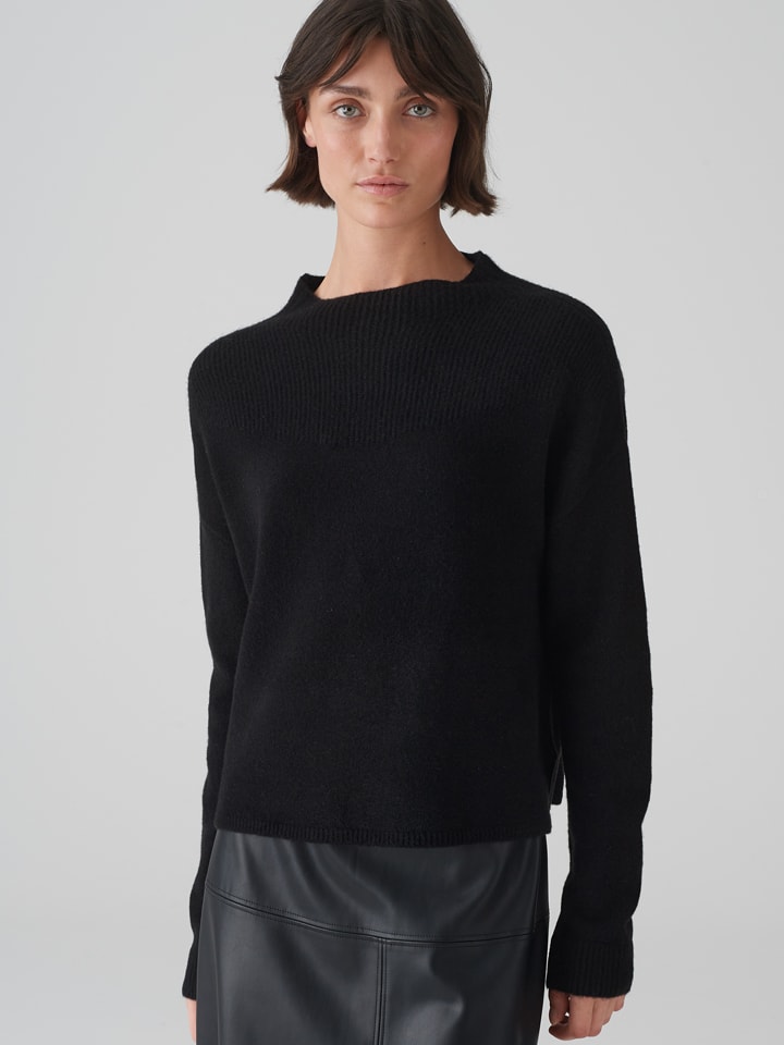 Свитер черного цвета OPUS
Свитер черного цвета OPUS