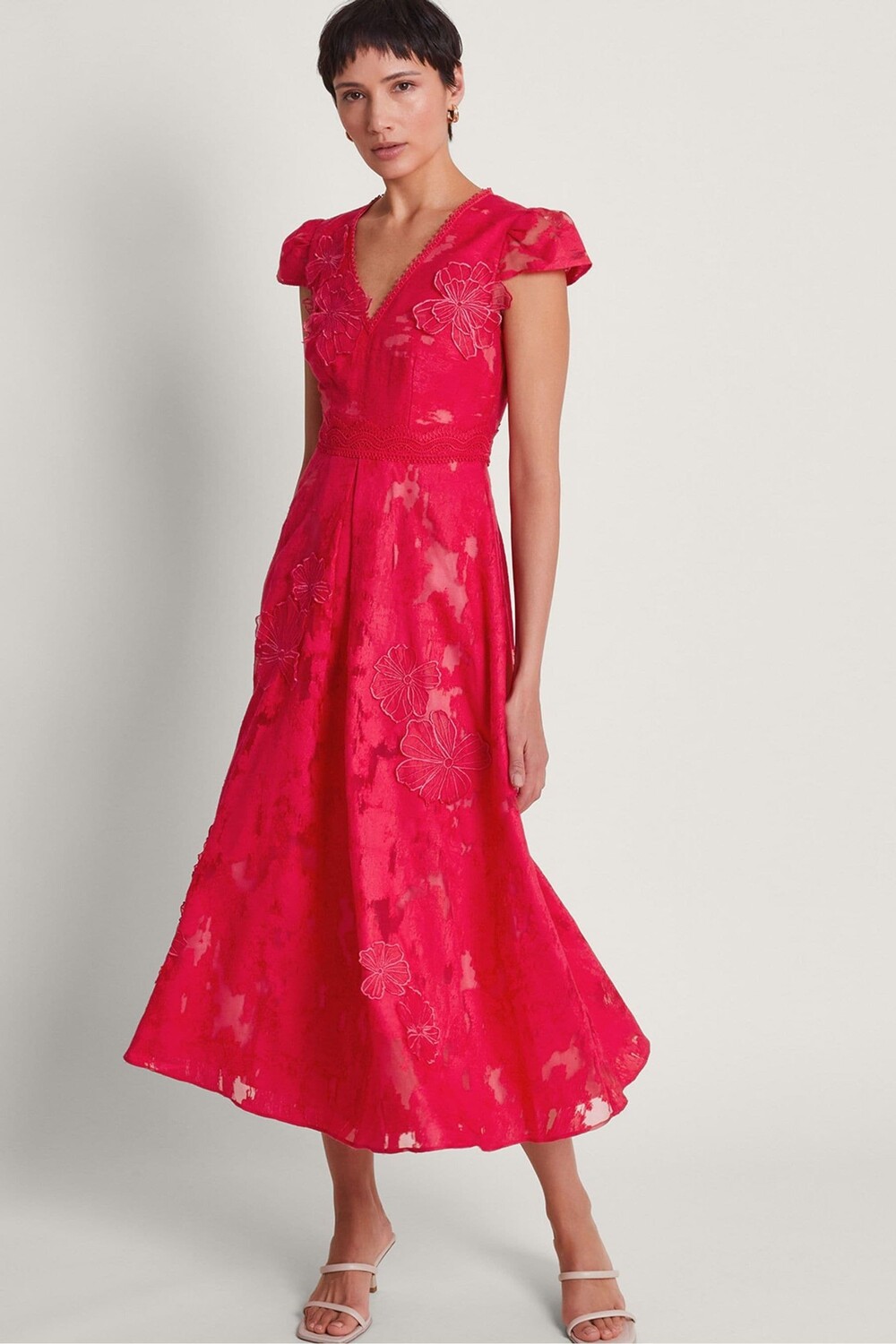 Жаккардовое чайное платье Josie Monsoon, красный
Жаккардовое чайное платье Josie Monsoon, красный