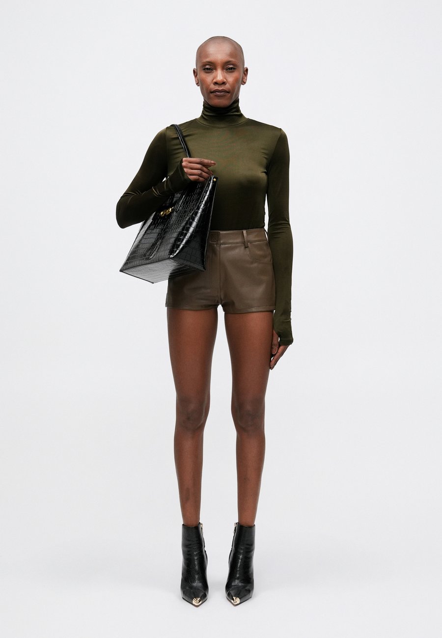 Сумка Just Cavalli SNAKE BITE, Black
Сумка Just Cavalli SNAKE BITE, Black