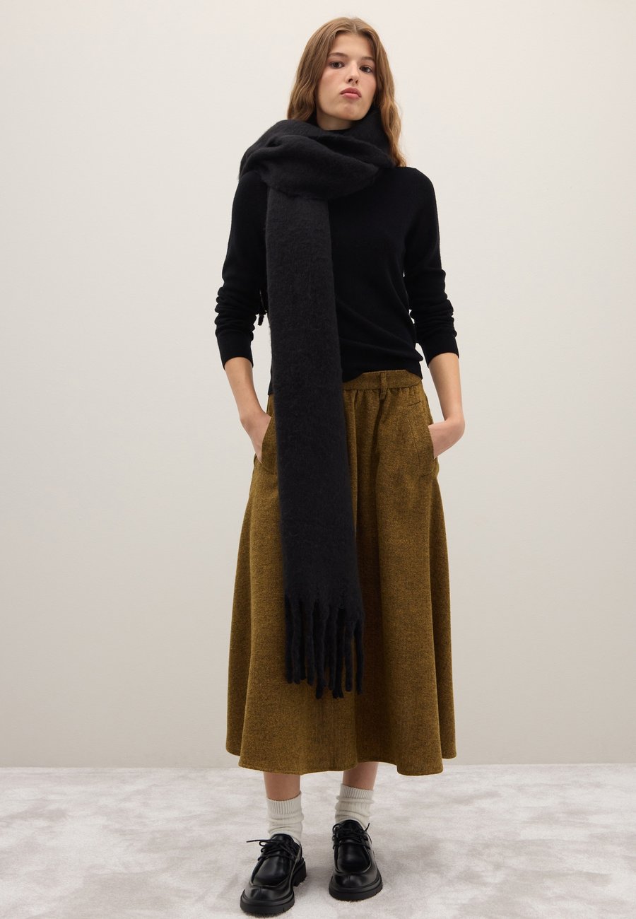 Шарф PIOMBO Scarf, Black
Шарф PIOMBO Scarf, Black