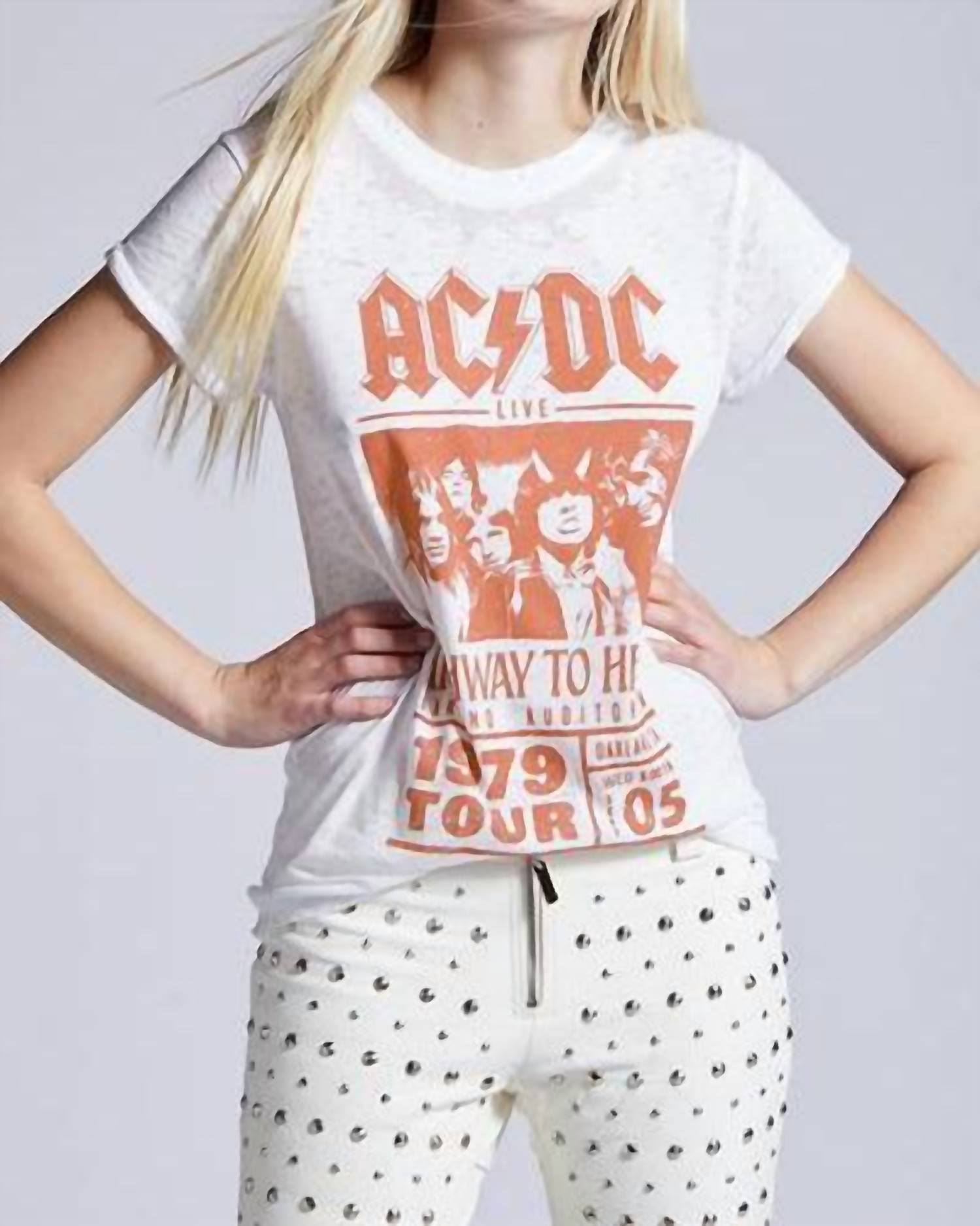 Футболка Ac/dc Highway To Hell Burnout белого цвета Recycled Karma
Футболка Ac/dc Highway To Hell Burnout белого цвета Recycled Karma