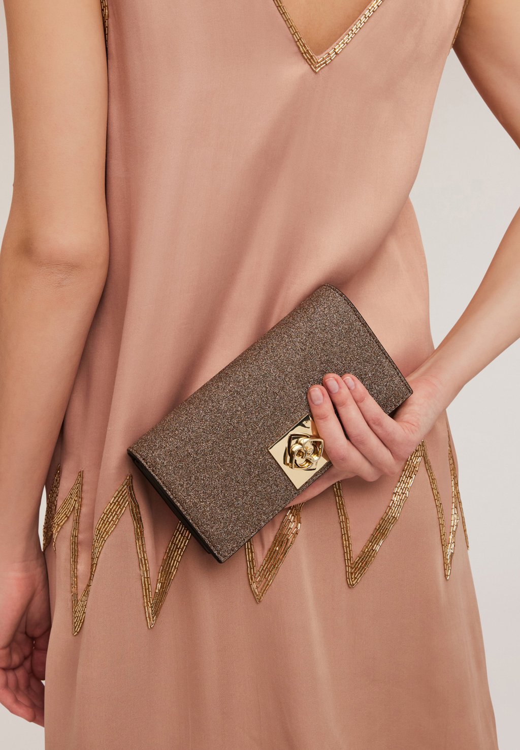 Клатч Motivi, коричневый
Клатч Motivi, коричневый