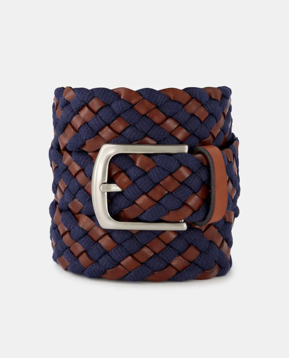 Плетеный мужской ремень темно-синего цвета Emidio Tucci
Плетеный мужской ремень темно-синего цвета Emidio Tucci