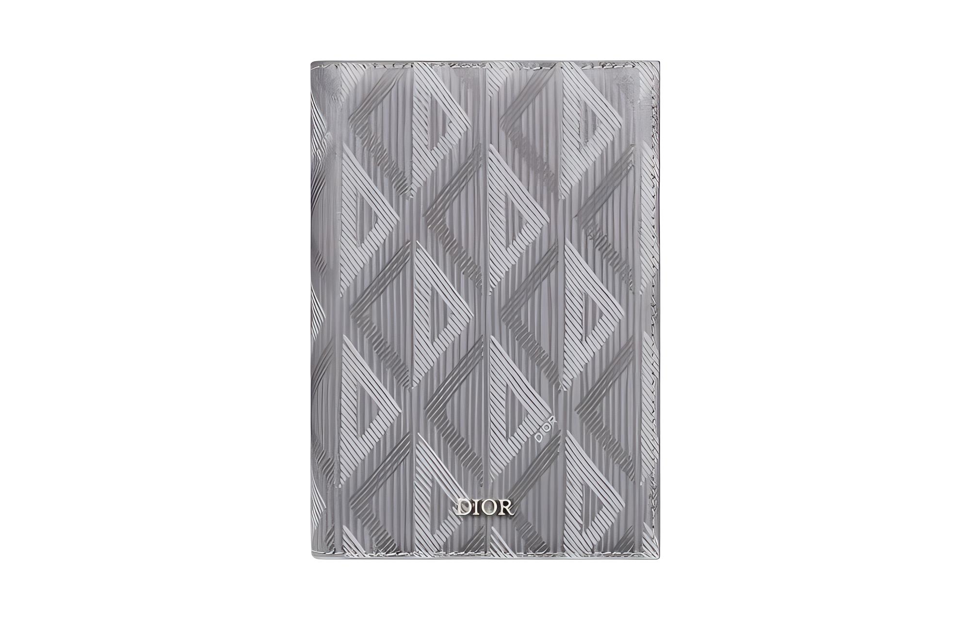 Dior Чехол для паспорта CD Diamond Canvas, держатель для карт, кошелек для паспорта, мужской, серый
Dior Чехол для паспорта CD Diamond Canvas, держатель для карт, кошелек для паспорта, мужской, серый