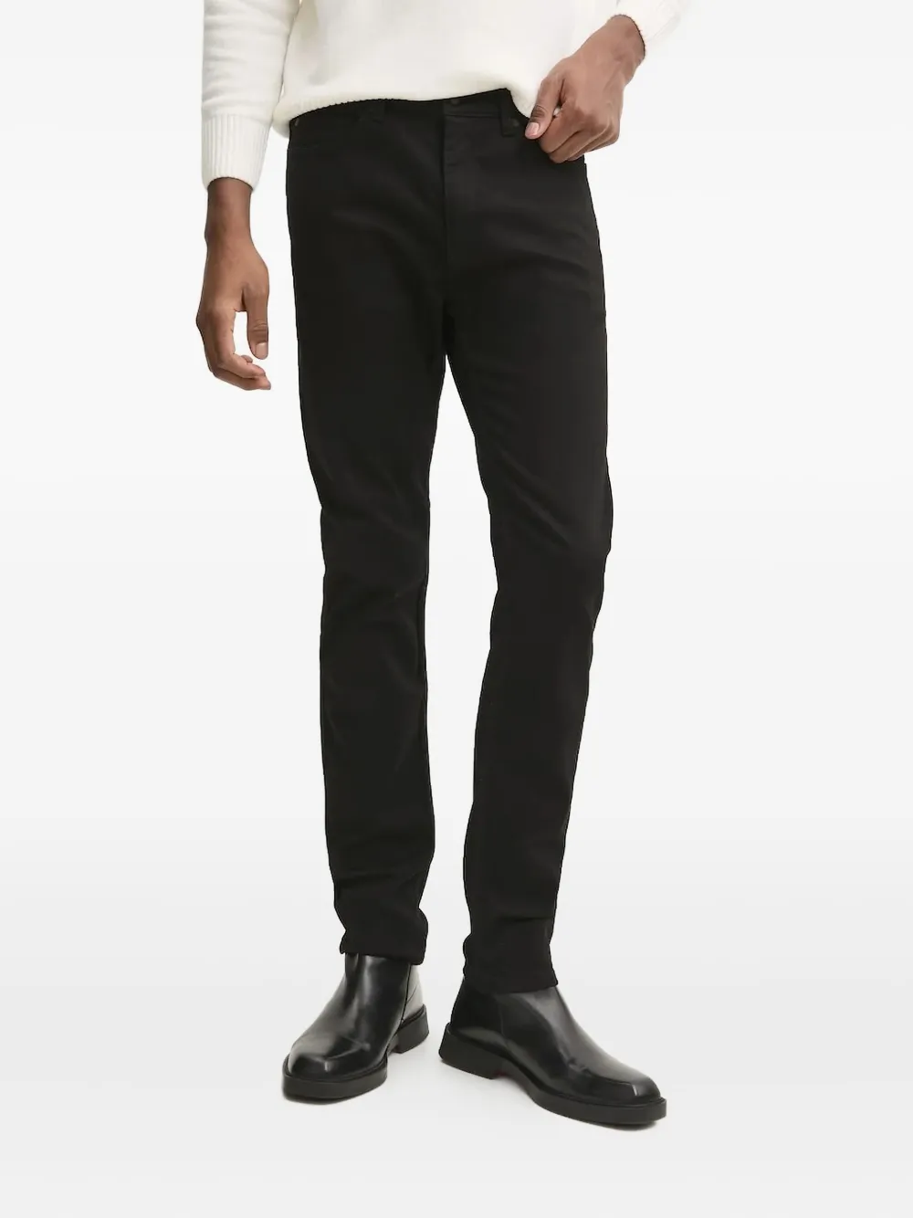 Джинсы зауженного кроя с нашивкой-логотипом HUGO, черный
Джинсы зауженного кроя с нашивкой-логотипом HUGO, черный