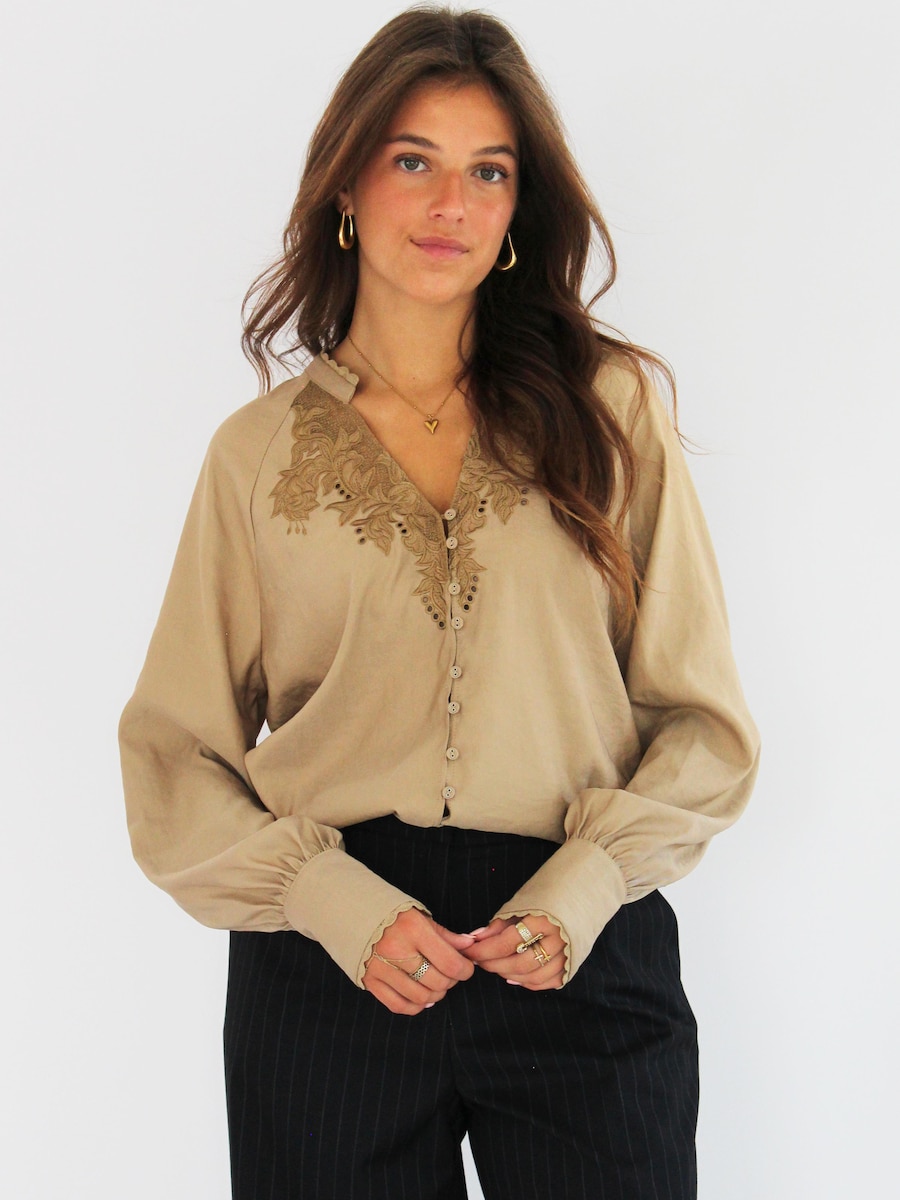 Блуза Honnête Atelier Cloe, золотой
Блуза Honnête Atelier Cloe, золотой
