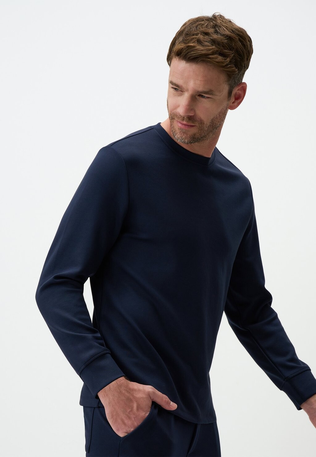 Толстовка CREW NECK LONG SLEEVE Jimmy Key, темно-синий
Толстовка CREW NECK LONG SLEEVE Jimmy Key, темно-синий