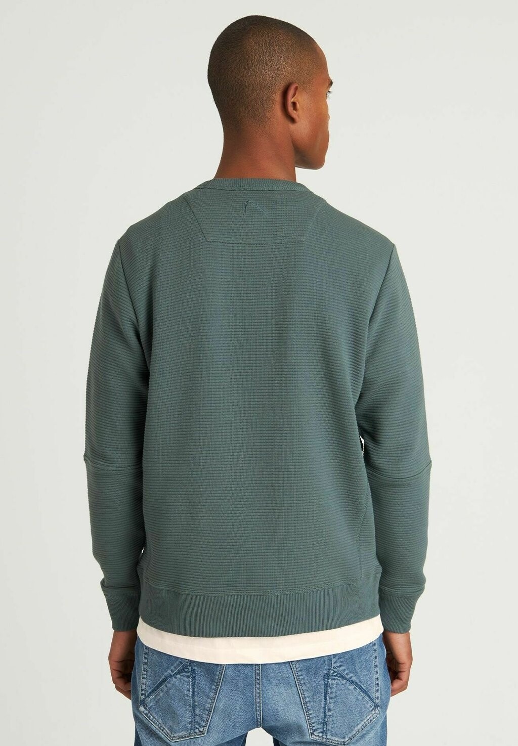 Джемпер BULLET CHASIN', зеленый 
Джемпер BULLET CHASIN', зеленый