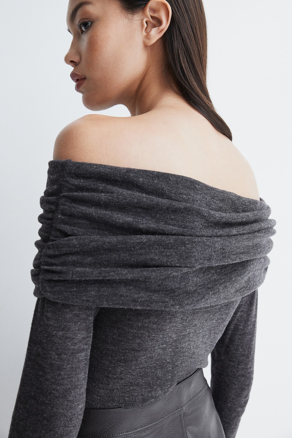 Рубашка с открытыми плечами H&M, серый
Рубашка с открытыми плечами H&M, серый