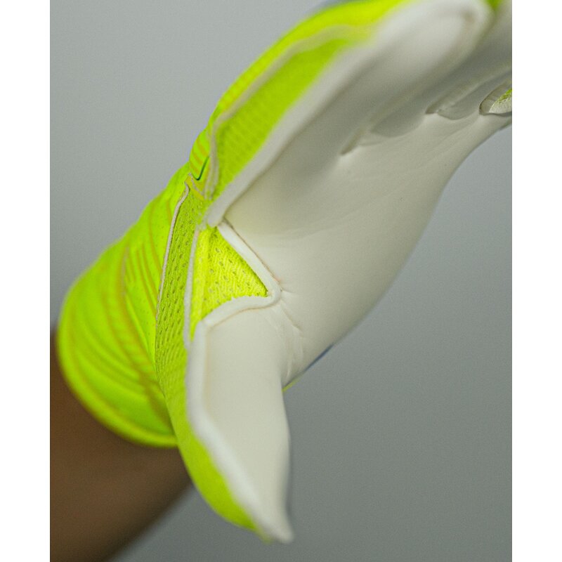 Вратарские перчатки привлекают внимание солидных юниоров Reusch, мультиколор
Вратарские перчатки привлекают внимание солидных юниоров Reusch, мультиколор