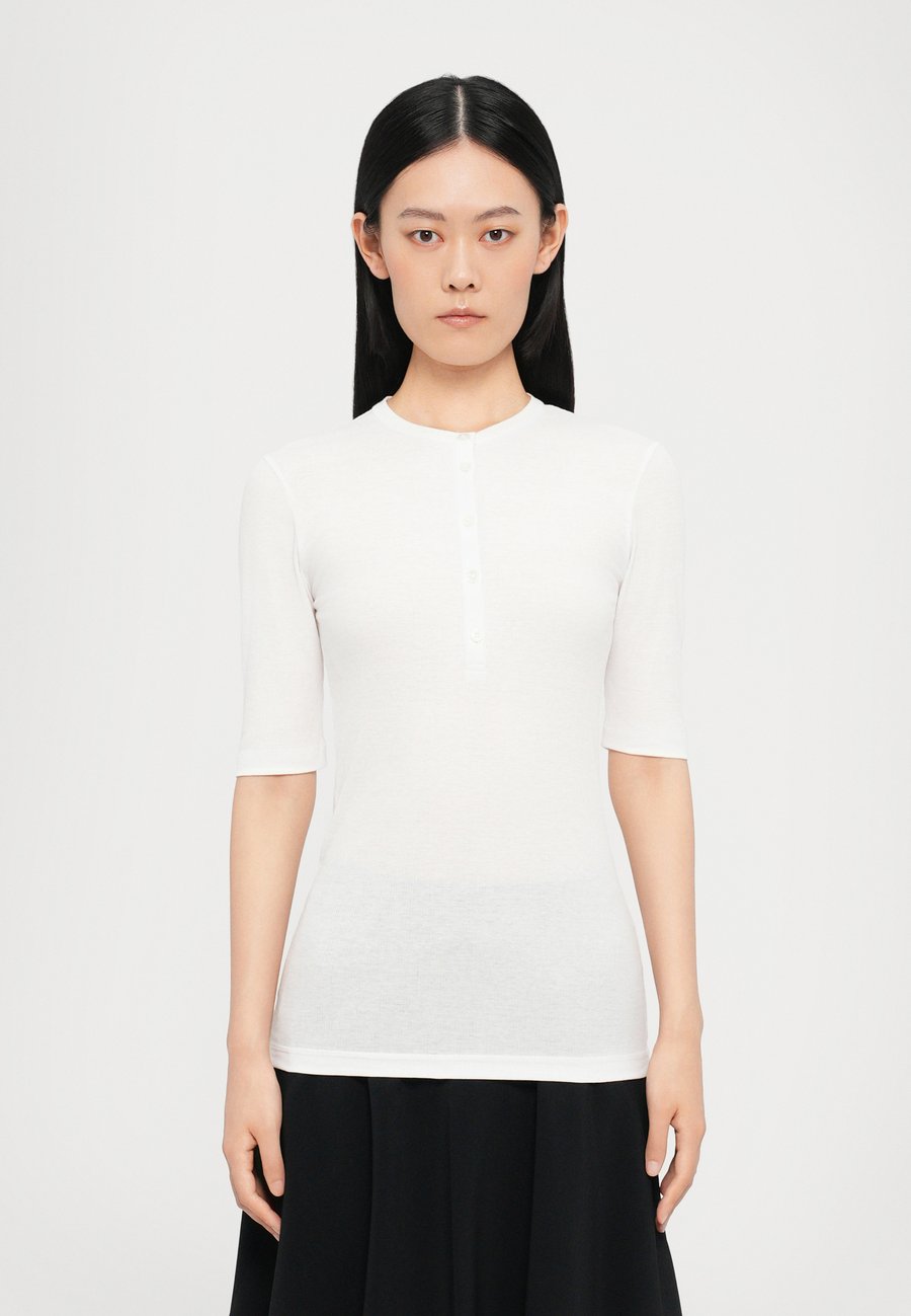 Джемпер BITE Studios LEO BUTTONED, White
Джемпер BITE Studios LEO BUTTONED, White