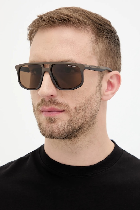 Солнцезащитные очки Armani Exchange, коричневый
Солнцезащитные очки Armani Exchange, коричневый