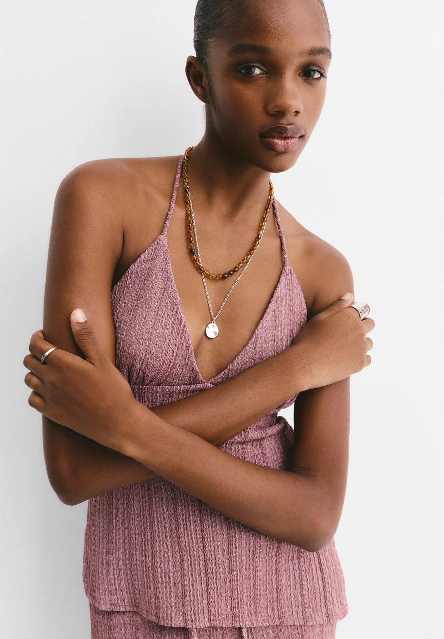 Топ PULL&BEAR CREPE ASYMMETRIC, Pink
Топ PULL&BEAR CREPE ASYMMETRIC, Pink
