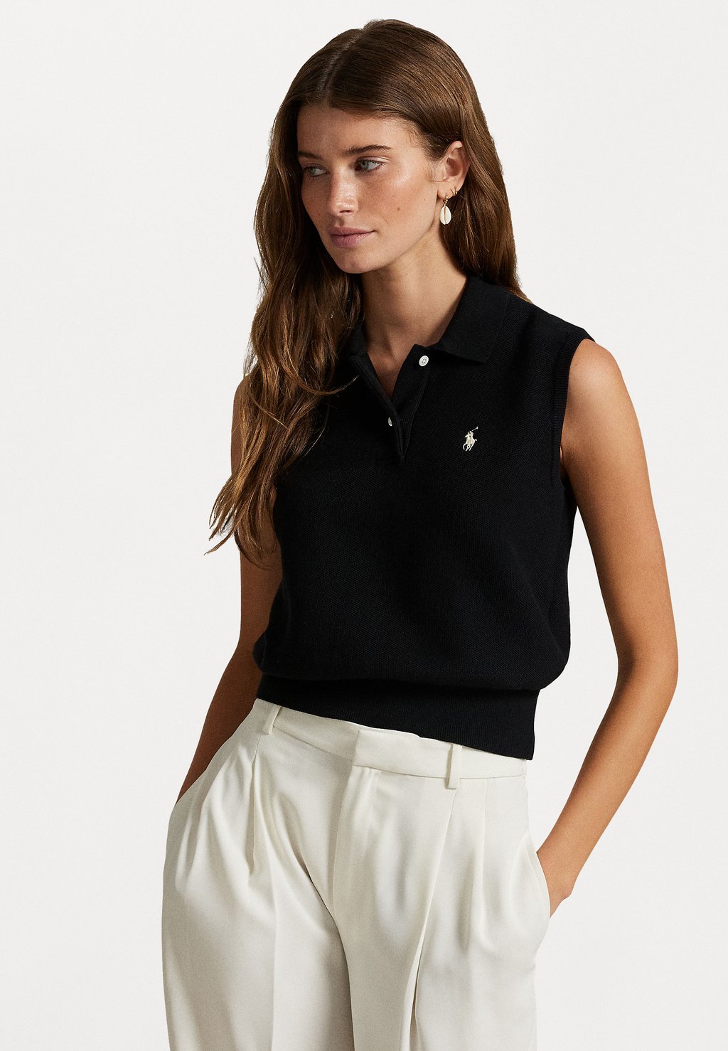 Джемпер COTTON CROPPED SLEEVELESS POLO JUMPER Polo Ralph Lauren, черный 
Джемпер COTTON CROPPED SLEEVELESS POLO JUMPER Polo Ralph Lauren, черный