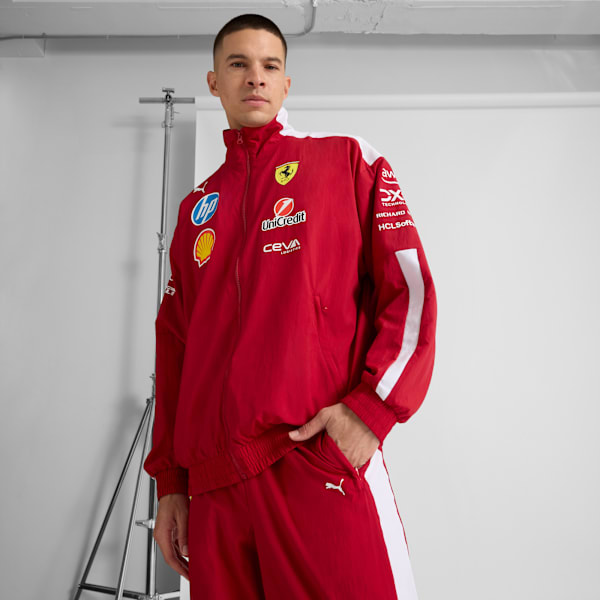 Мужская куртка оверсайз Scuderia Ferrari 2025 Drivers T7 Puma, красный
Мужская куртка оверсайз Scuderia Ferrari 2025 Drivers T7 Puma, красный