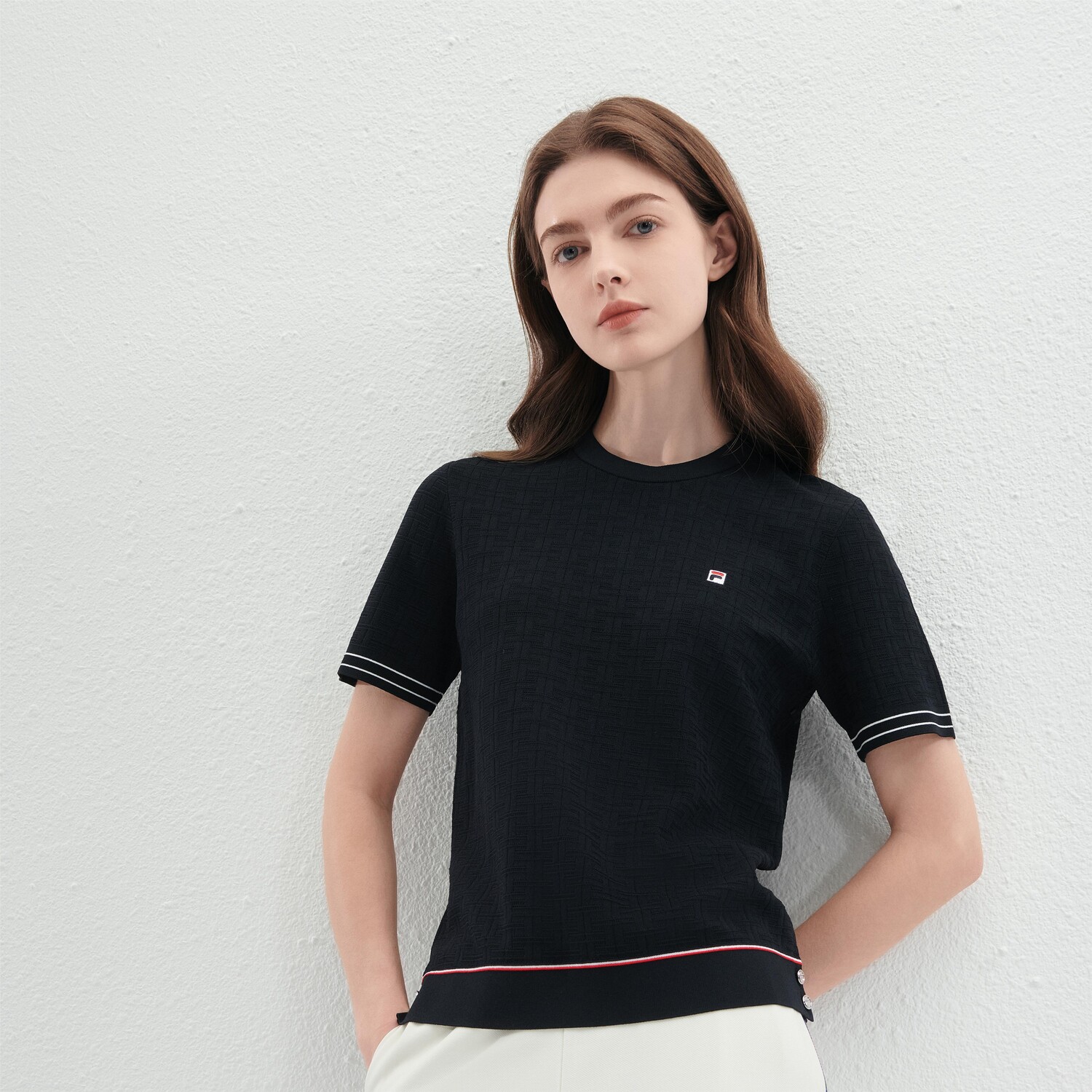 Трикотаж женский темно-синий Fila
Трикотаж женский темно-синий Fila