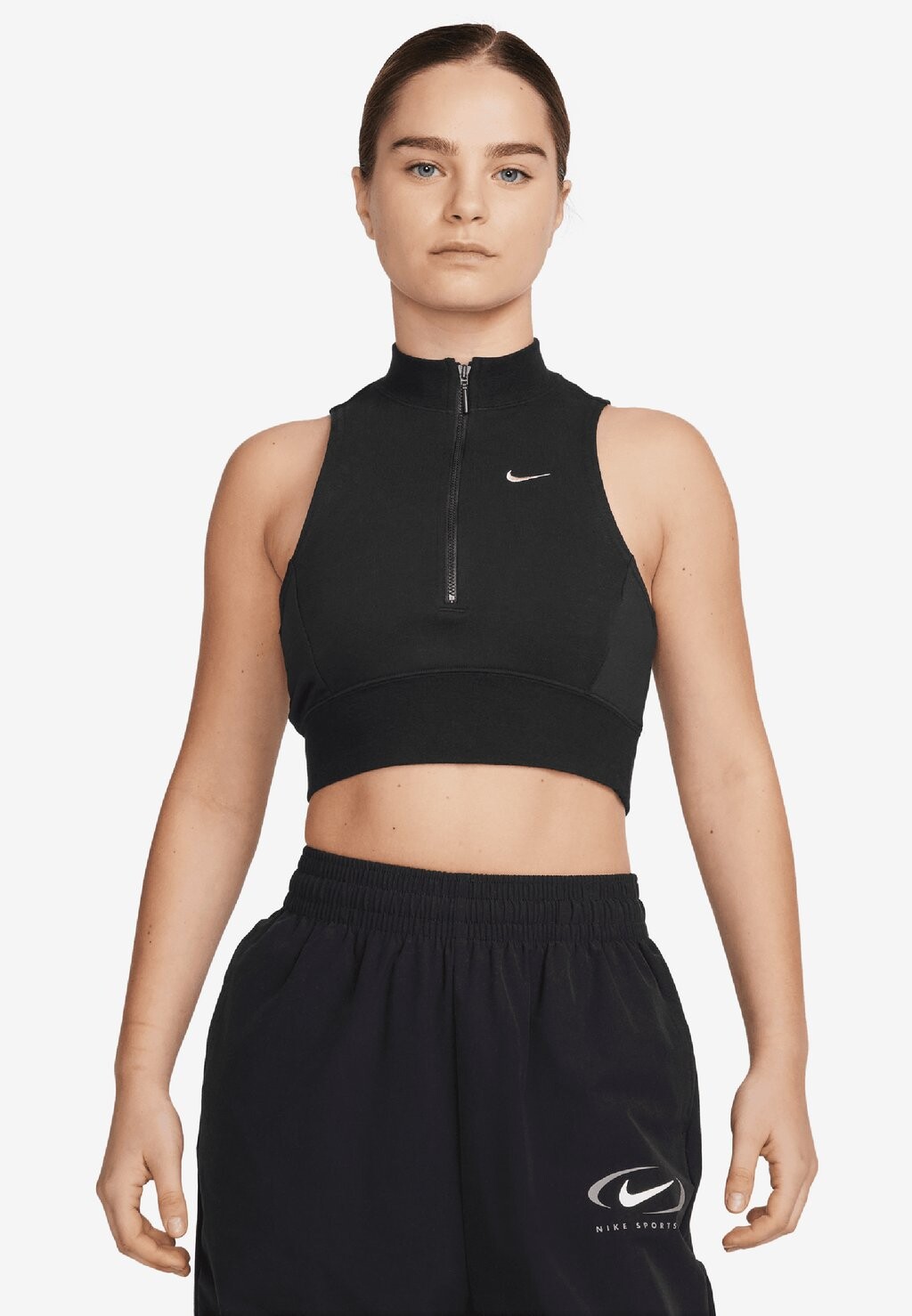 Топ Nike, черный
Топ Nike, черный