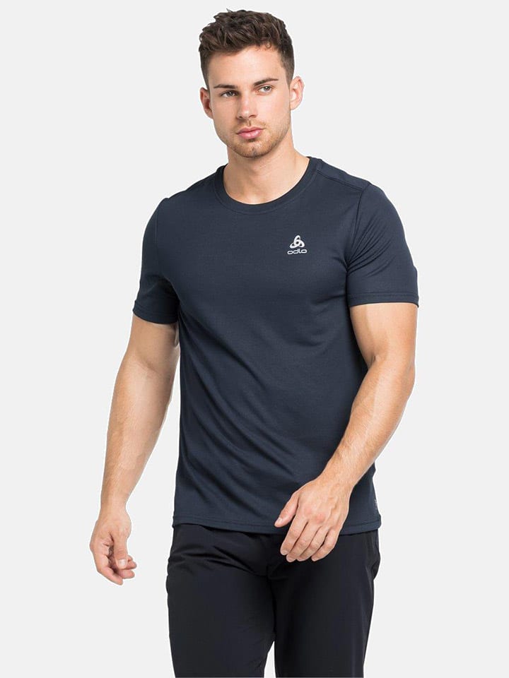 Функциональная майка "Active F-Dry Light" темно-синего цвета Odlo
Функциональная майка "Active F-Dry Light" темно-синего цвета Odlo