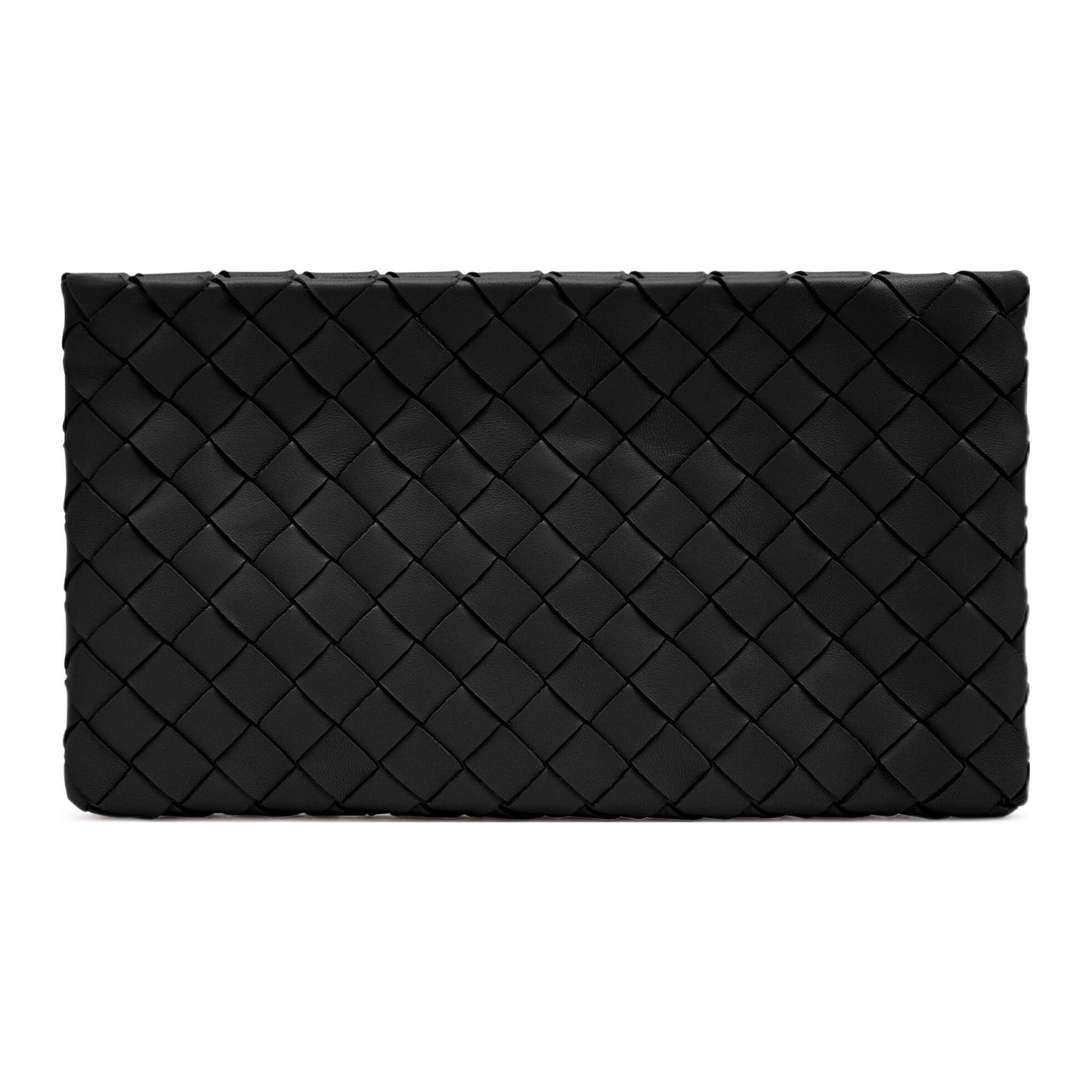 Bottega Veneta Клатч малый женский black из овчины с коровьей кожей
Bottega Veneta Клатч малый женский black из овчины с коровьей кожей