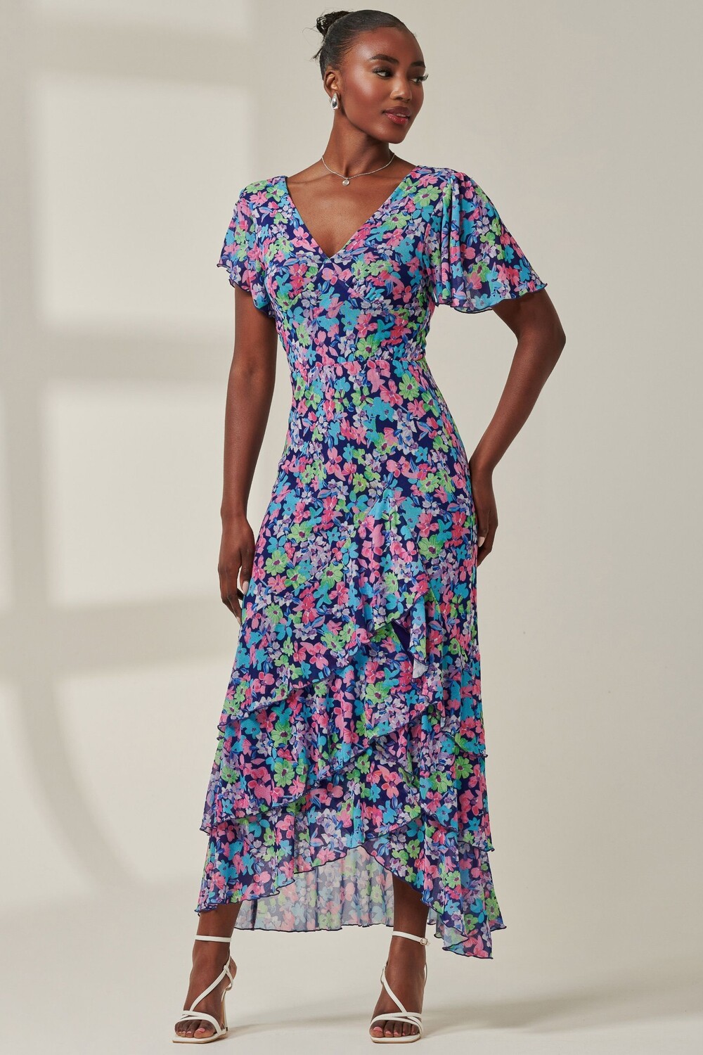 Многоярусное макси платье с цветочным принтом Jolie Moi, синий
Многоярусное макси платье с цветочным принтом Jolie Moi, синий