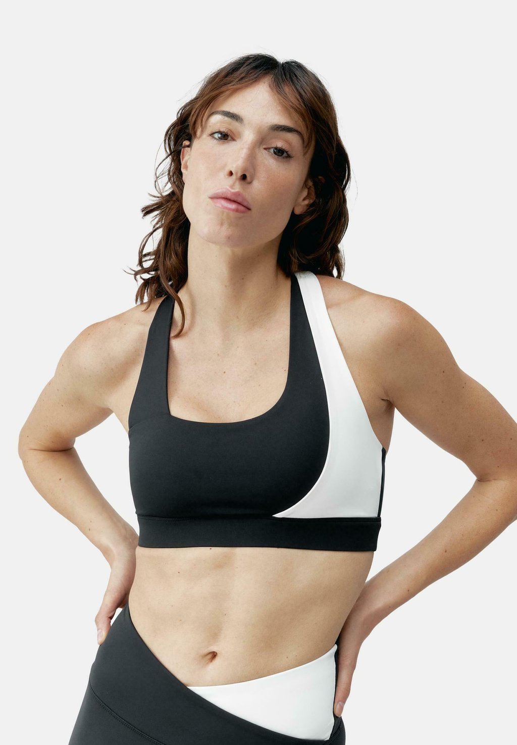 Топ CLEO Born Living Yoga, черный
Топ CLEO Born Living Yoga, черный