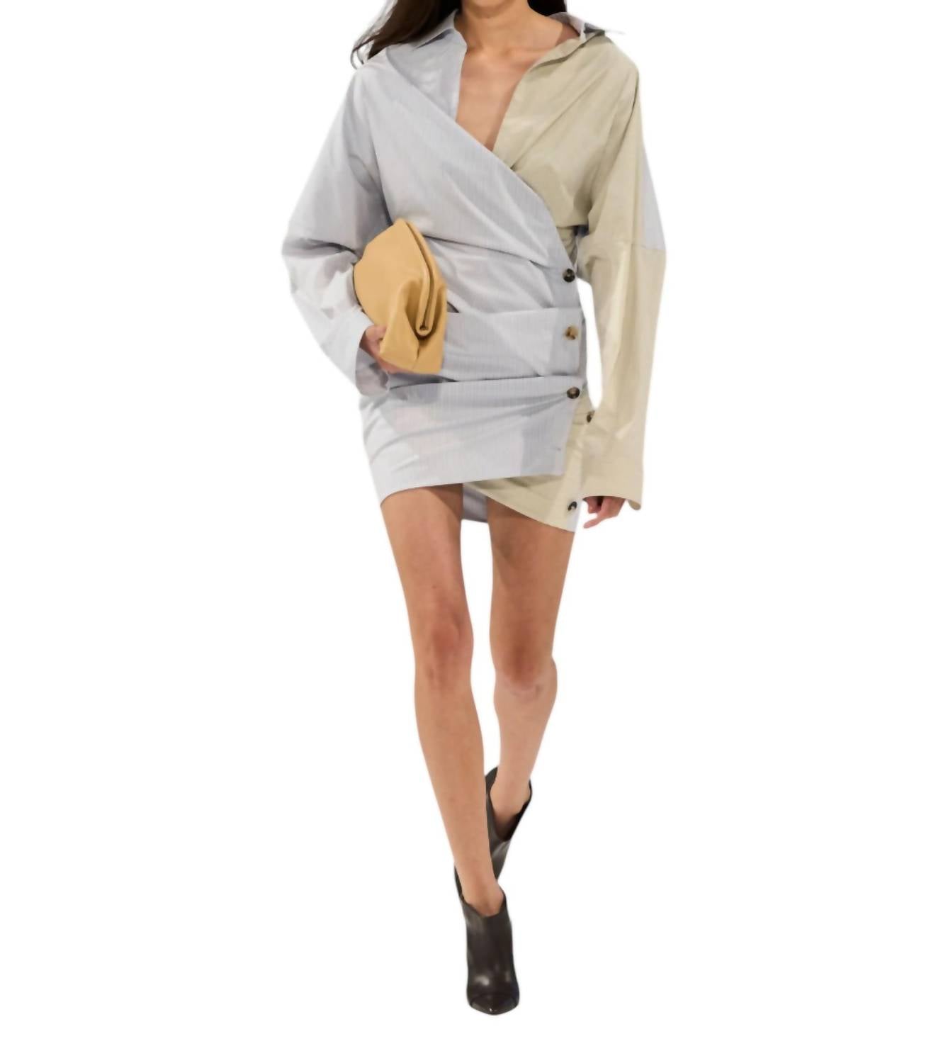 Платье-рубашка из двухцветной эластичной тафты в цвете Fantasy Light Blue Philosophy di Lorenzo Serafini
Платье-рубашка из двухцветной эластичной тафты в цвете Fantasy Light Blue Philosophy di Lorenzo Serafini