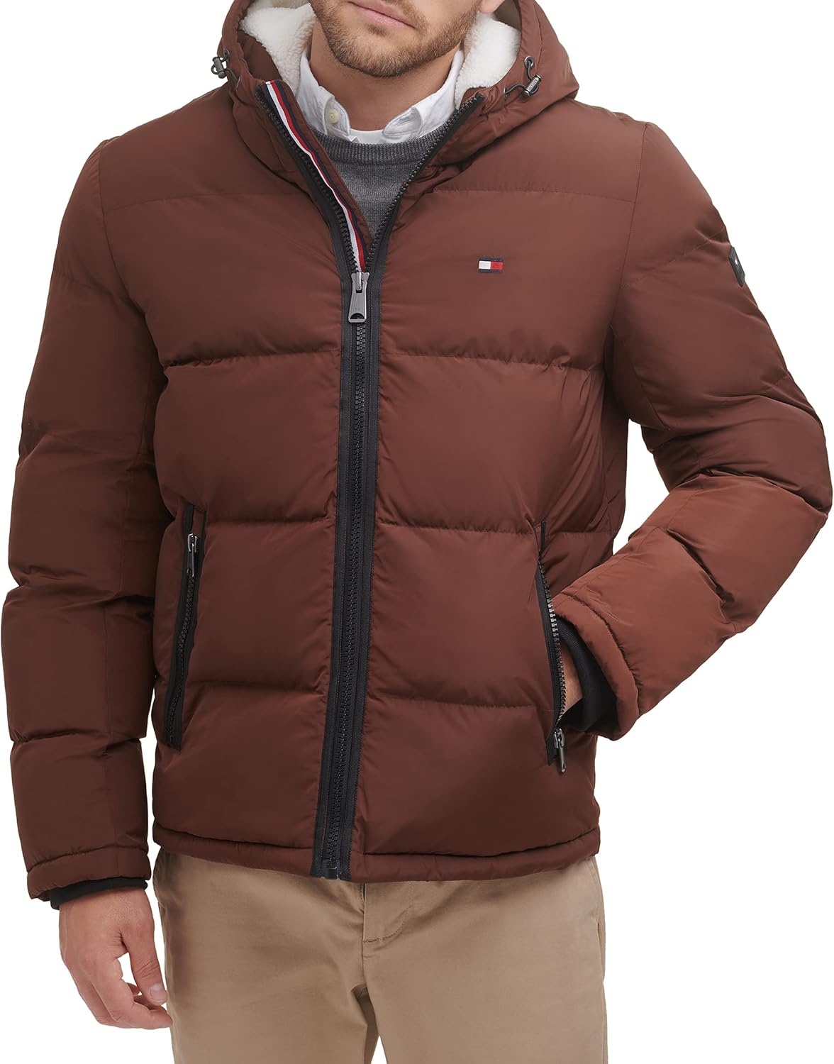 Мужская стеганая куртка с капюшоном Tommy Hilfiger, Brown Poly Tech
Мужская стеганая куртка с капюшоном Tommy Hilfiger, Brown Poly Tech