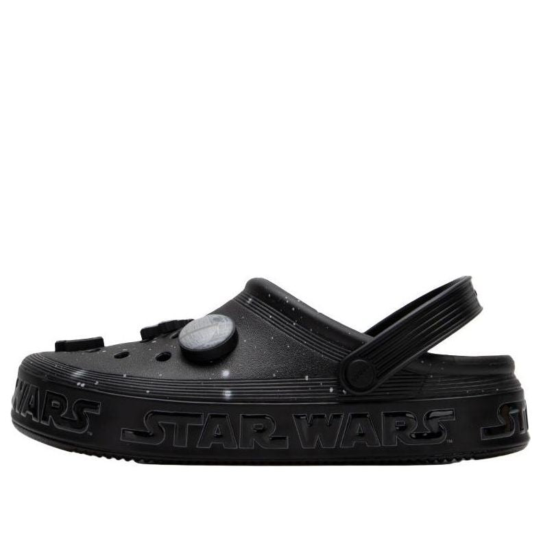 Сандалии Crocs x Star Wars Off Court Clog 'The Galaxy', черный
Сандалии Crocs x Star Wars Off Court Clog 'The Galaxy', черный