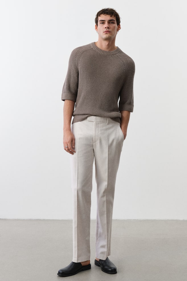 Элегантные брюки из льняной ткани классического кроя H&M, бежевый
Элегантные брюки из льняной ткани классического кроя H&M, бежевый