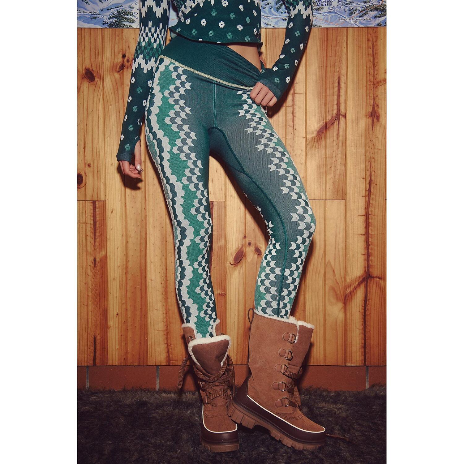 Женские леггинсы Myoko Jacquard Base Free People, Isle Knit Evergreen
Женские леггинсы Myoko Jacquard Base Free People, Isle Knit Evergreen