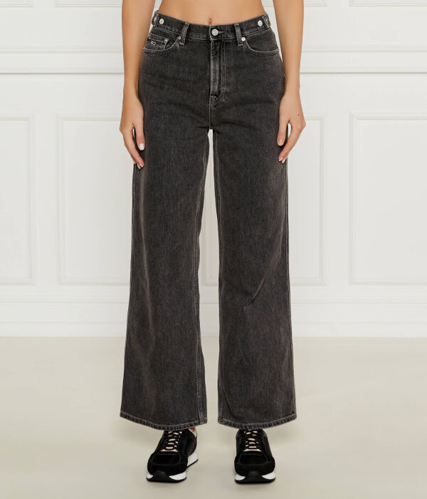Джинсы Клэр dg4171 Flare fit Tommy Jeans, черный
Джинсы Клэр dg4171 Flare fit Tommy Jeans, черный