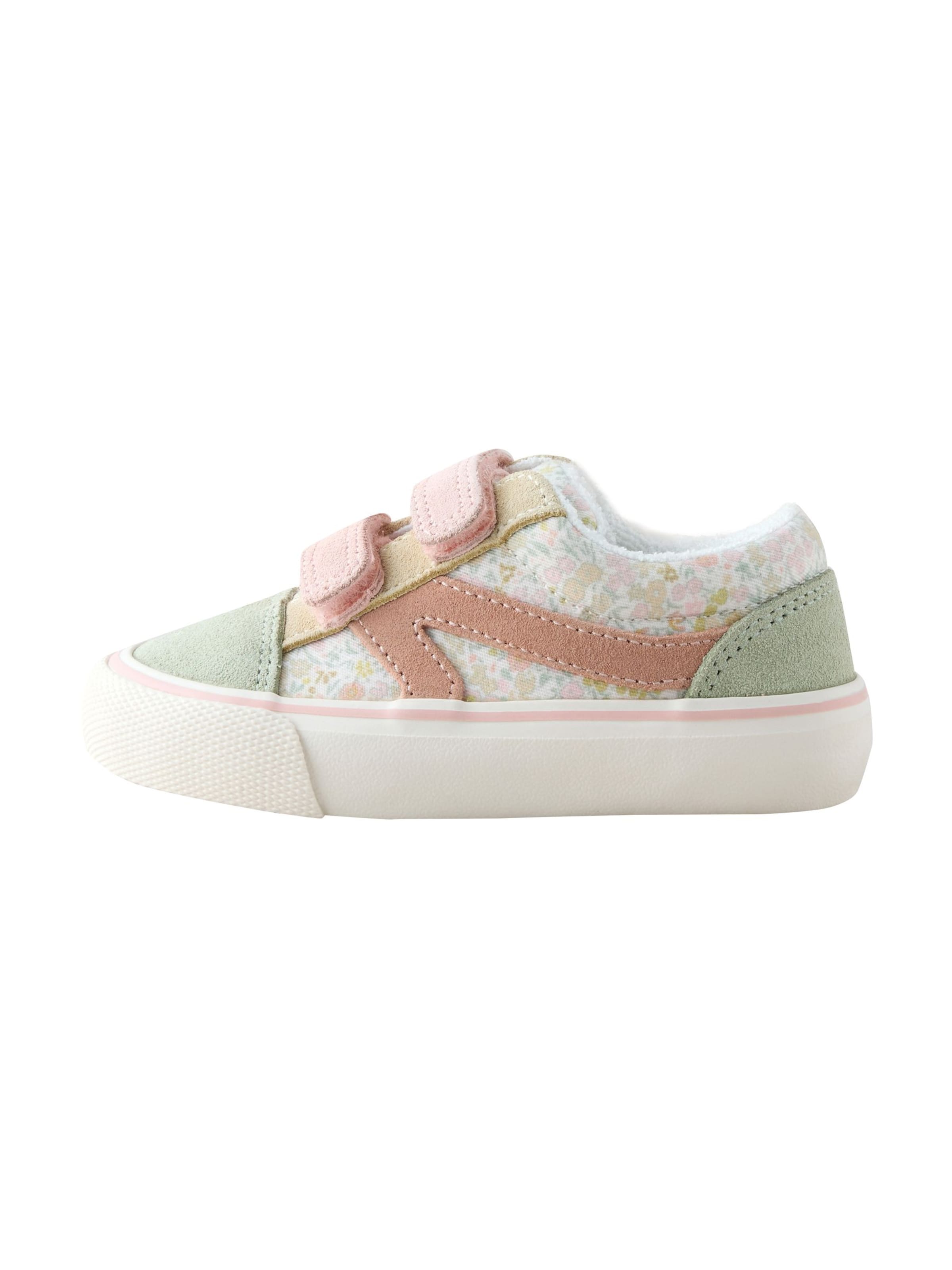 Next Кроссовки в пастельно-зеленом цвете
Next Кроссовки в пастельно-зеленом цвете