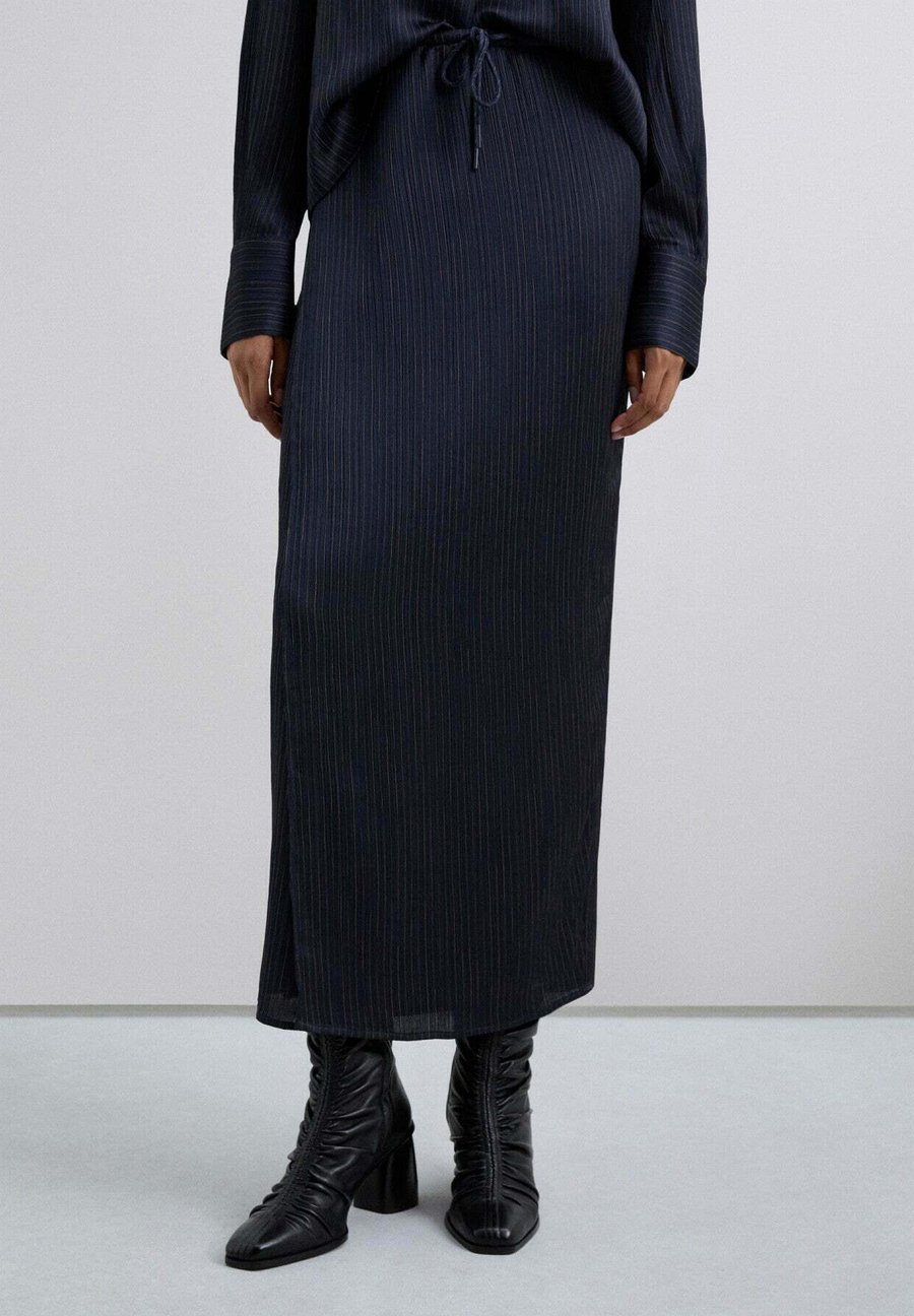 Юбка Scalpers CRINDI , Navy/Dark Blue
Юбка Scalpers CRINDI , Navy/Dark Blue